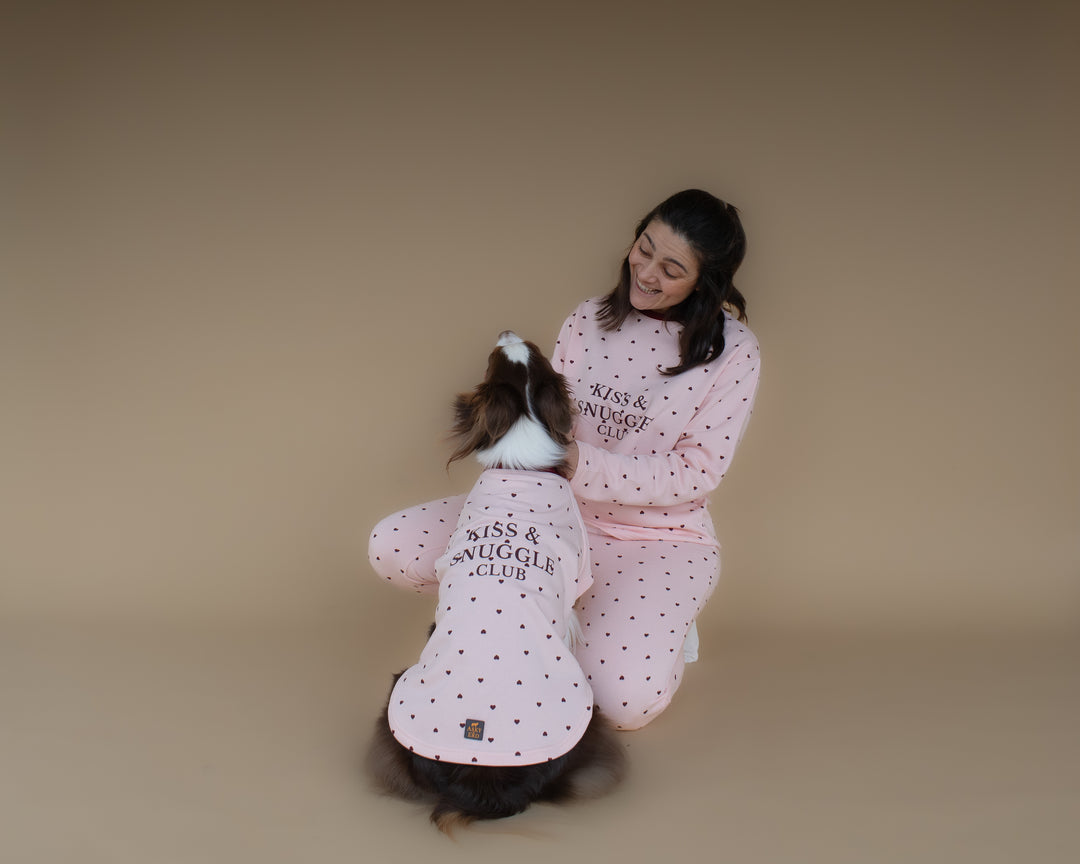 Kiss & Snuggle Club Sweatshirt | Rose Mist